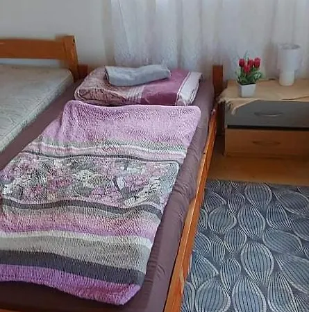Badacsonyi Pihenes Privat Berlemeny 包道乔尼托毛伊